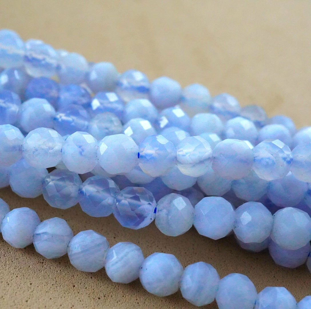 Blue Lace Agate (Round)(Faceted)(5mm)(16"Strand)