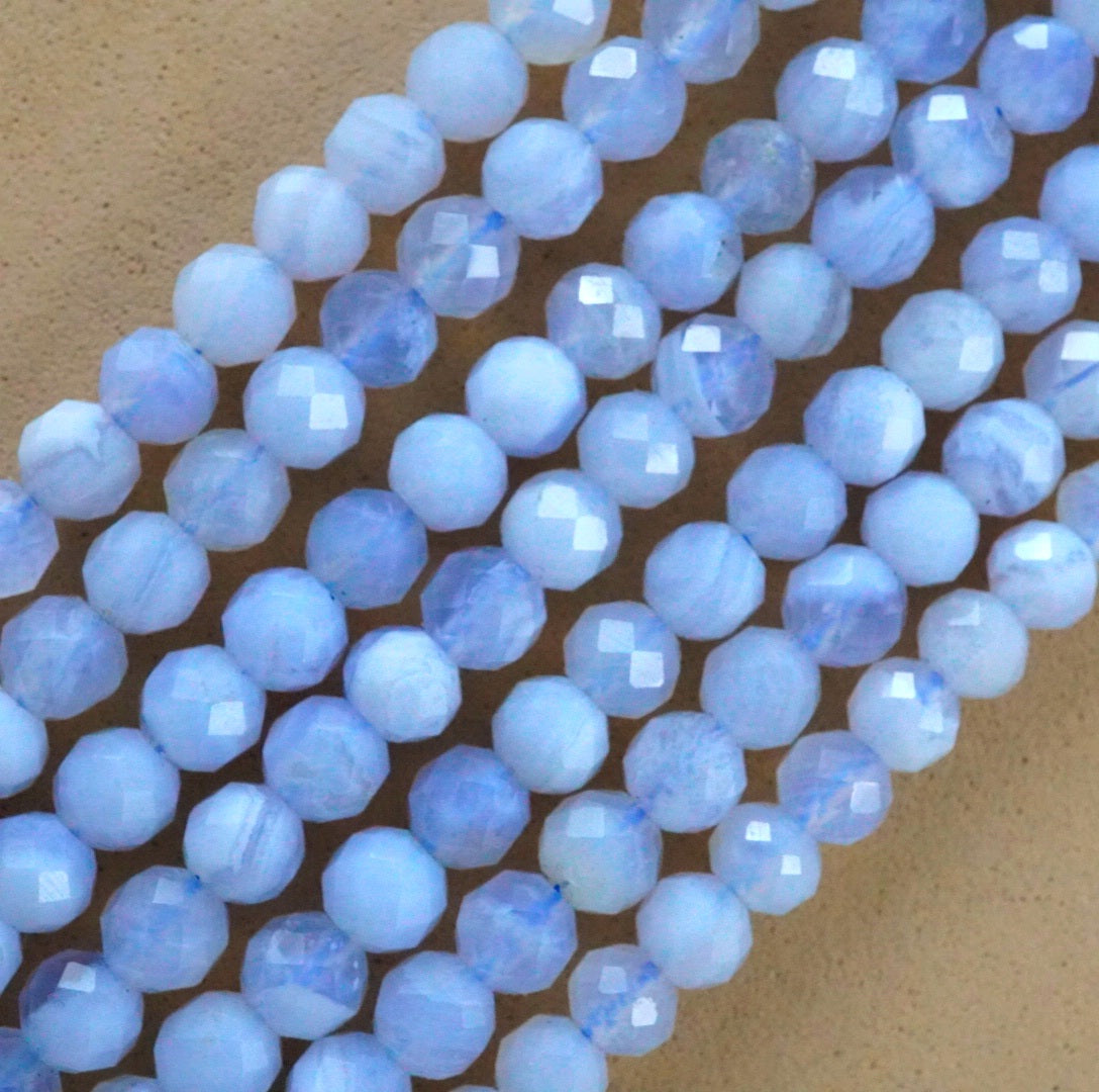 Blue Lace Agate (Round)(Faceted)(5mm)(16"Strand)