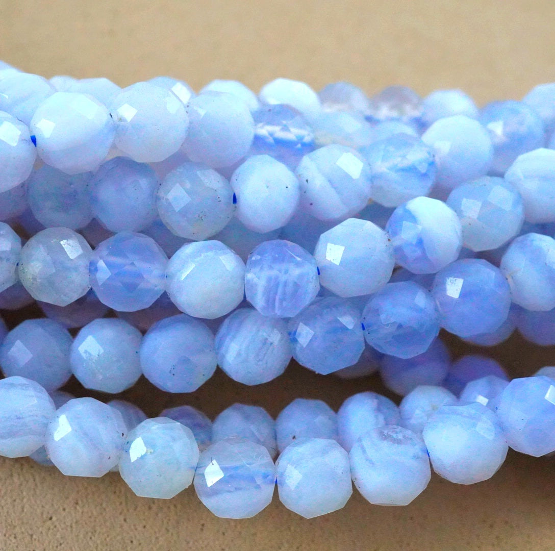 Blue Lace Agate (Round)(Faceted)(5mm)(16"Strand)