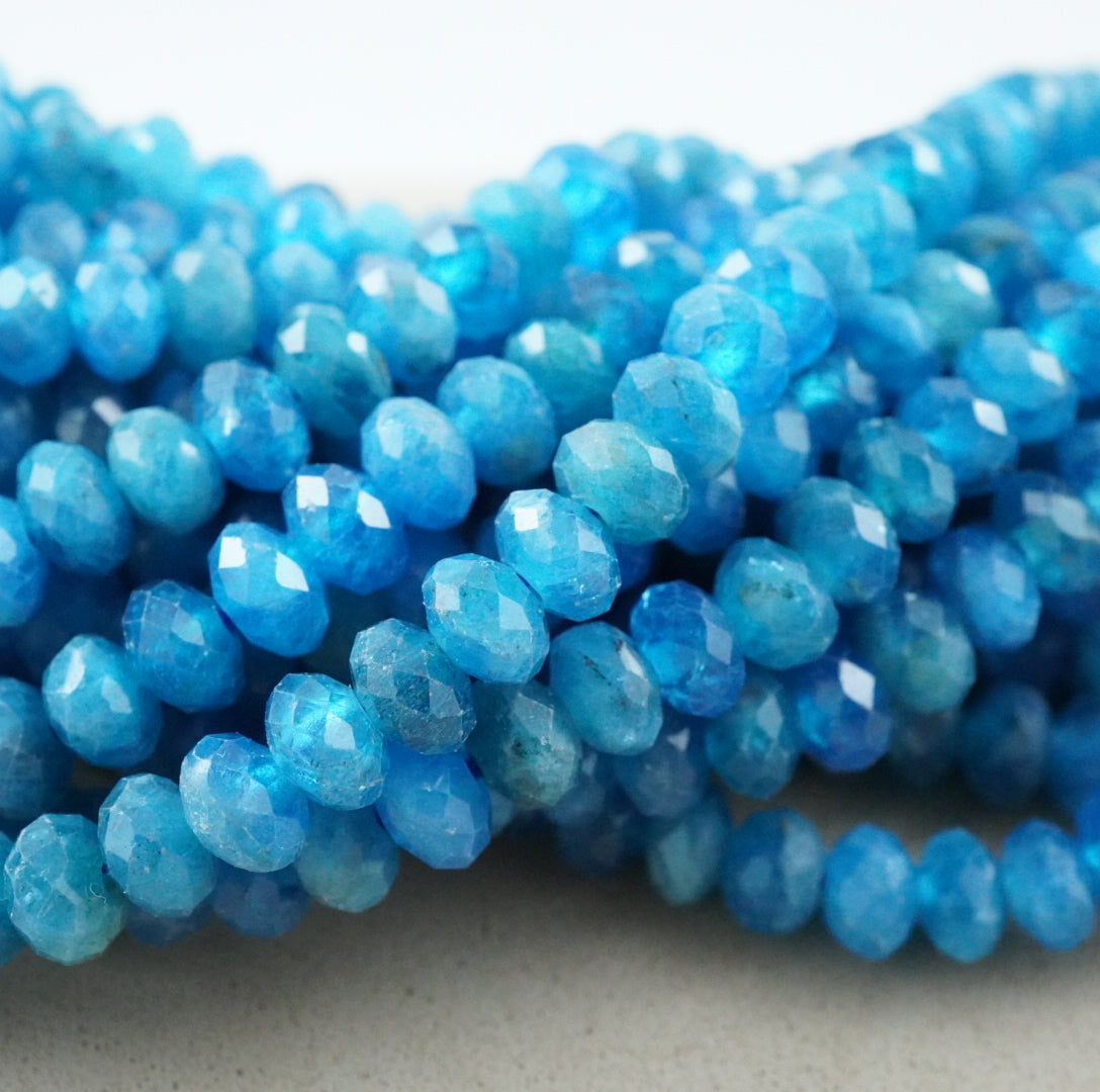 Blue Apatite (Rondelle)(Faceted)(5x4mm)(15.5"Strand)