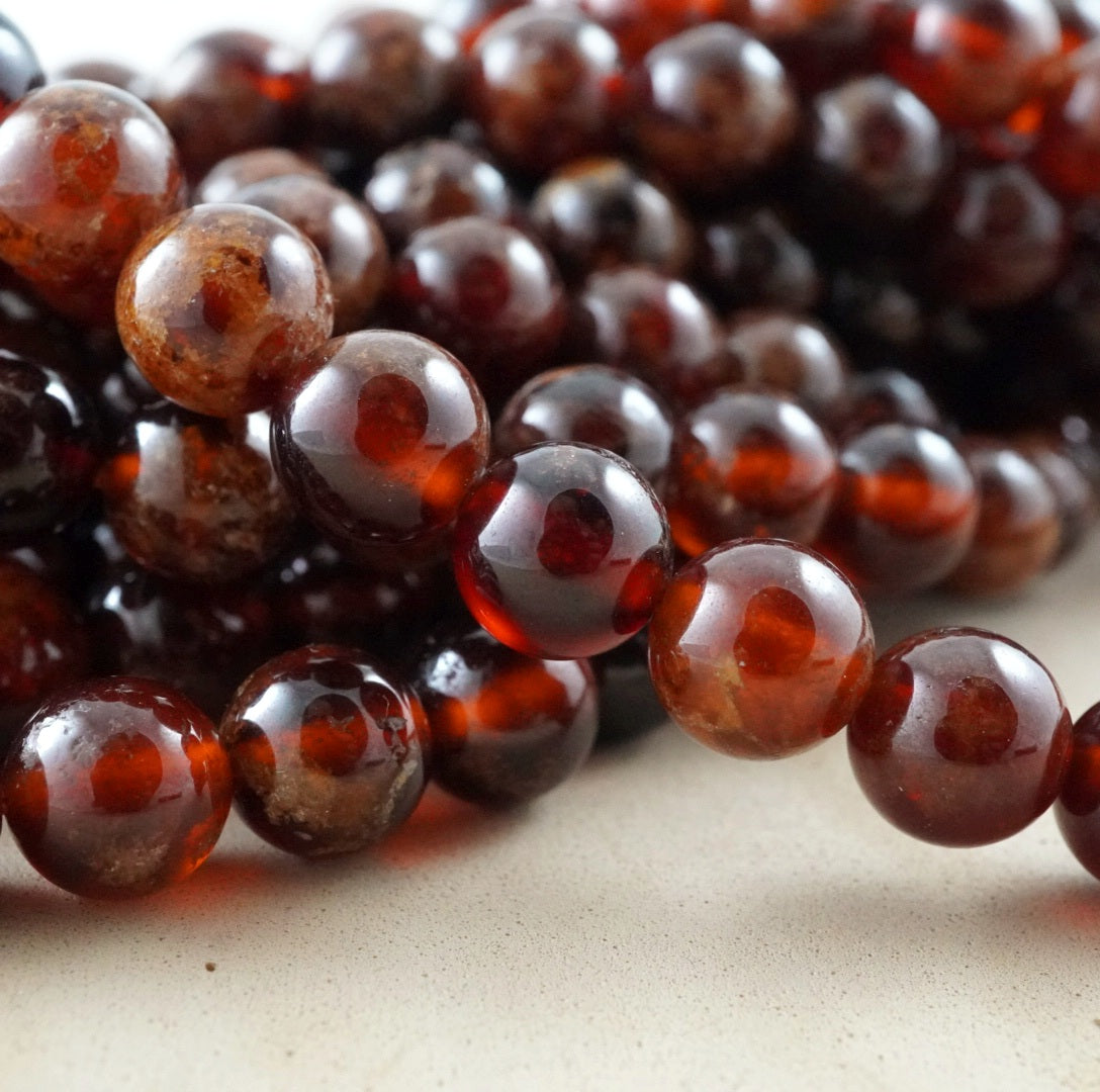 Hessonite Garnet (Round)(Smooth)(4mm)(6mm)(8mm)(10mm)(16"Strand)