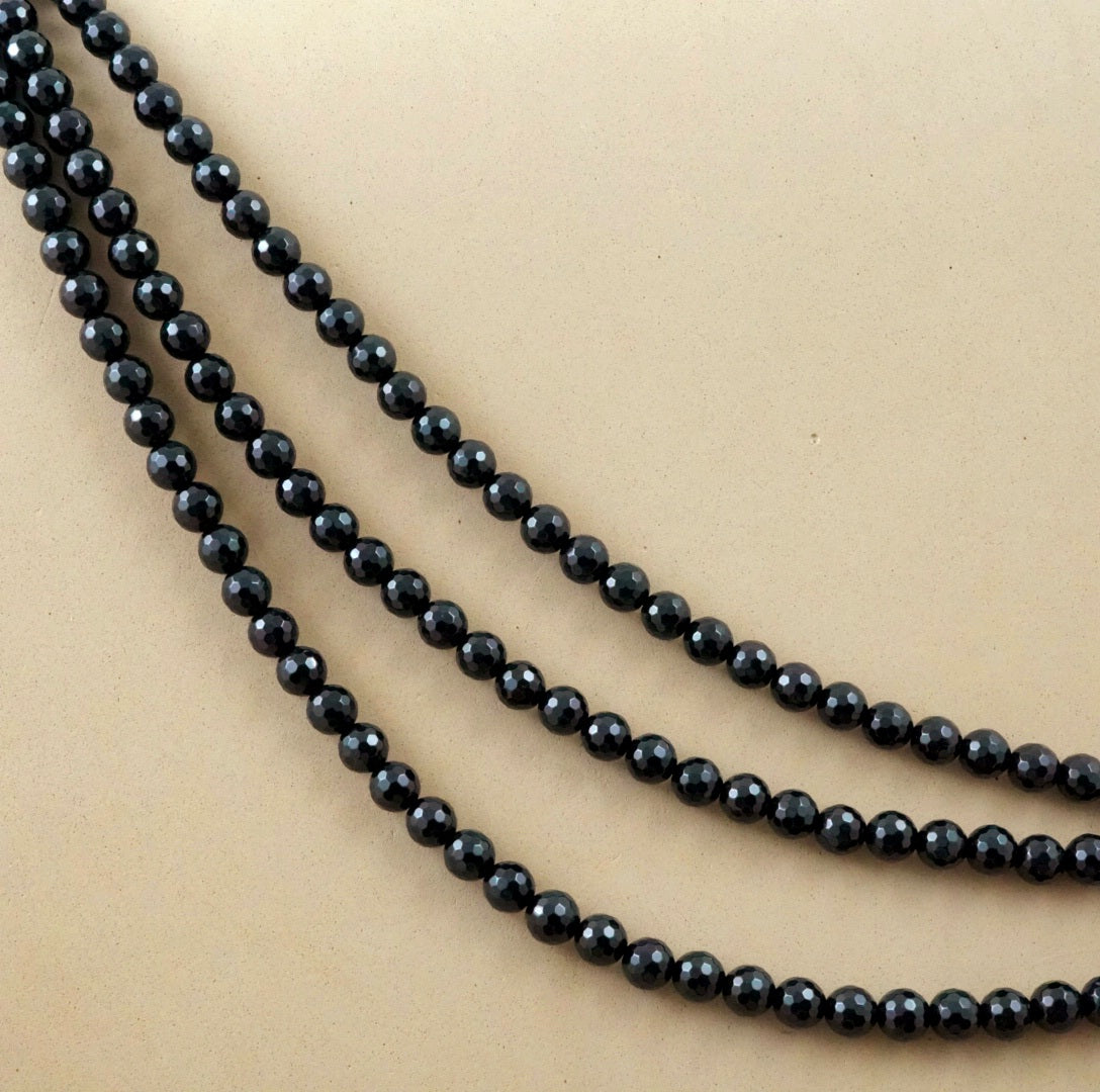 Black Onyx (Round)(Faceted)(4mm)(6mm)(8mm)(10mm)(12mm)(16"Strand)