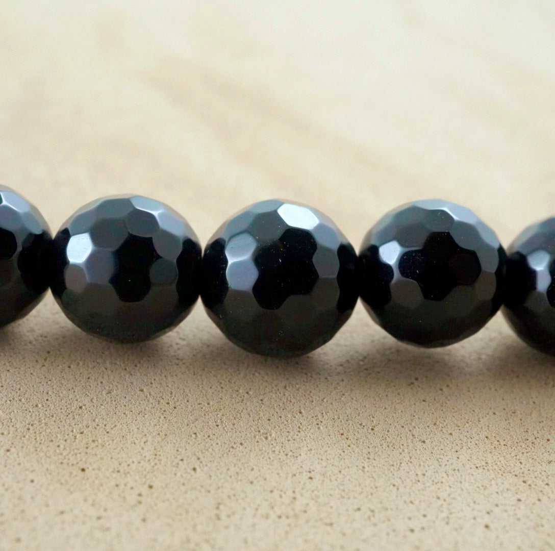 Black Onyx (Round)(Faceted)(4mm)(6mm)(8mm)(10mm)(12mm)(16"Strand)