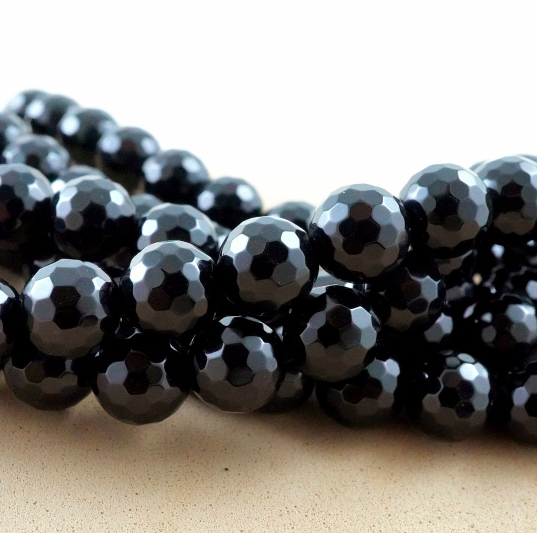 Black Onyx (Round)(Faceted)(4mm)(6mm)(8mm)(10mm)(12mm)(16"Strand)