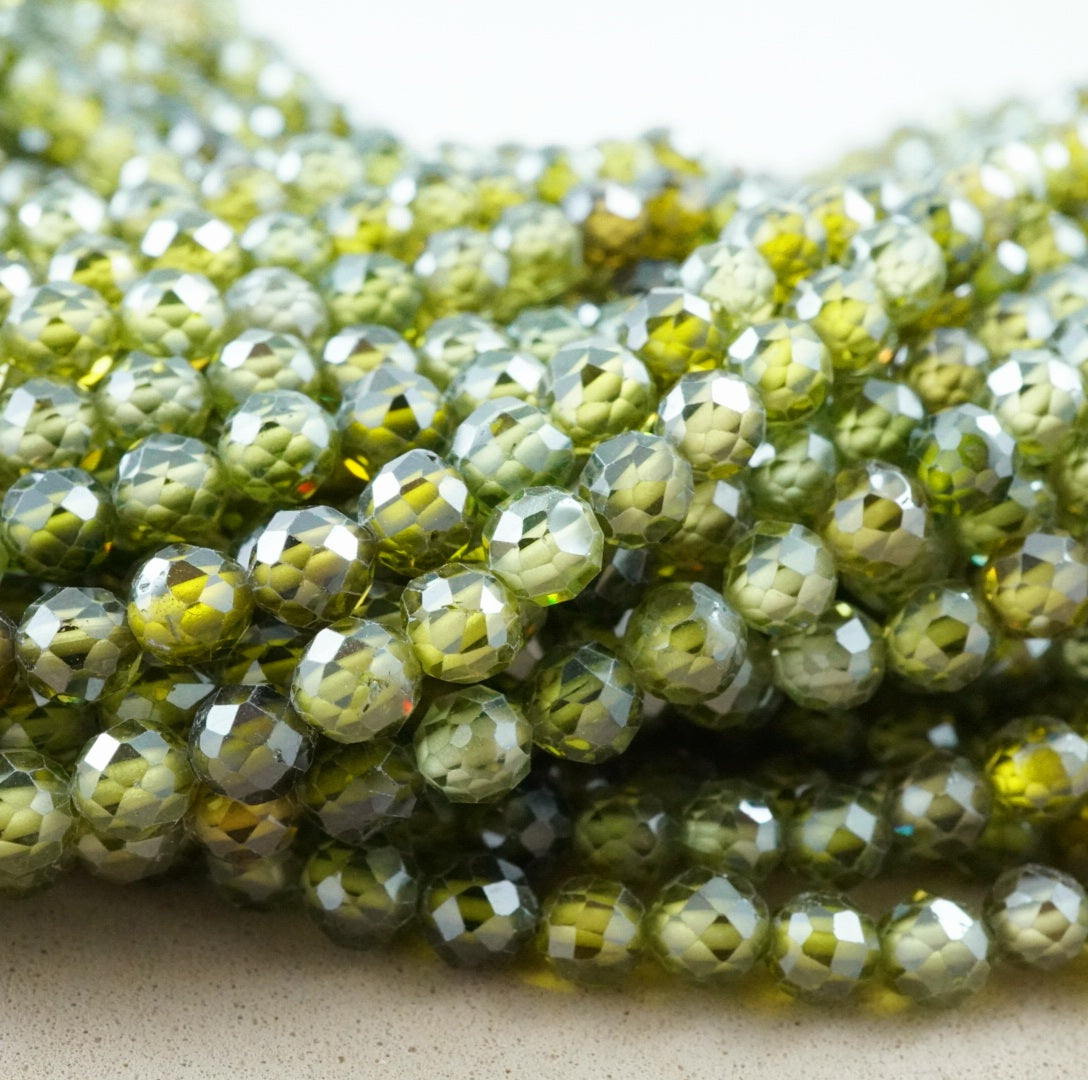 Cubic Zirconia (Round)(Micro)(Faceted)(Green)(Dyed)(2mm)(4mm)(16"Strand)