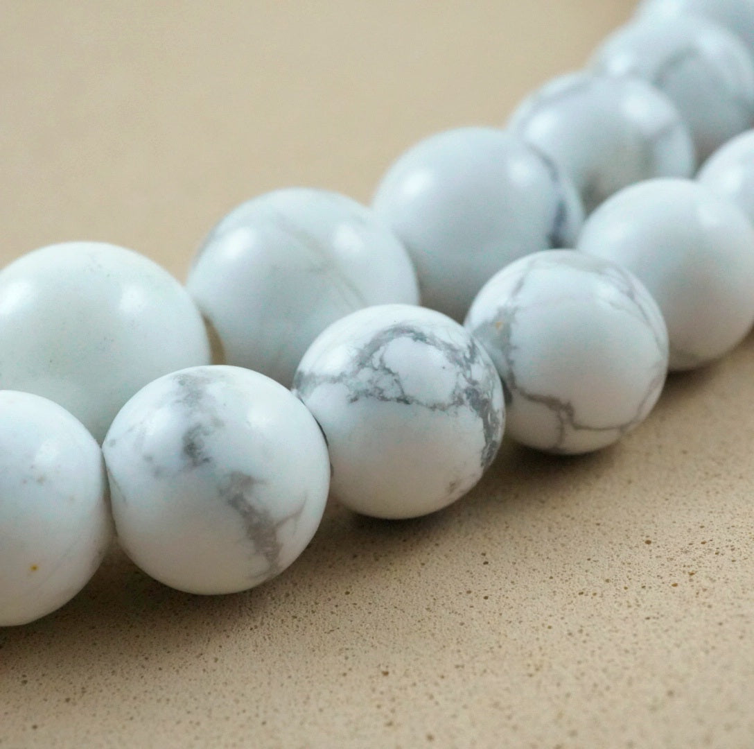 Howlite (Large Hole)(Round)(Smooth)(8mm)(10mm)(8"Strand)