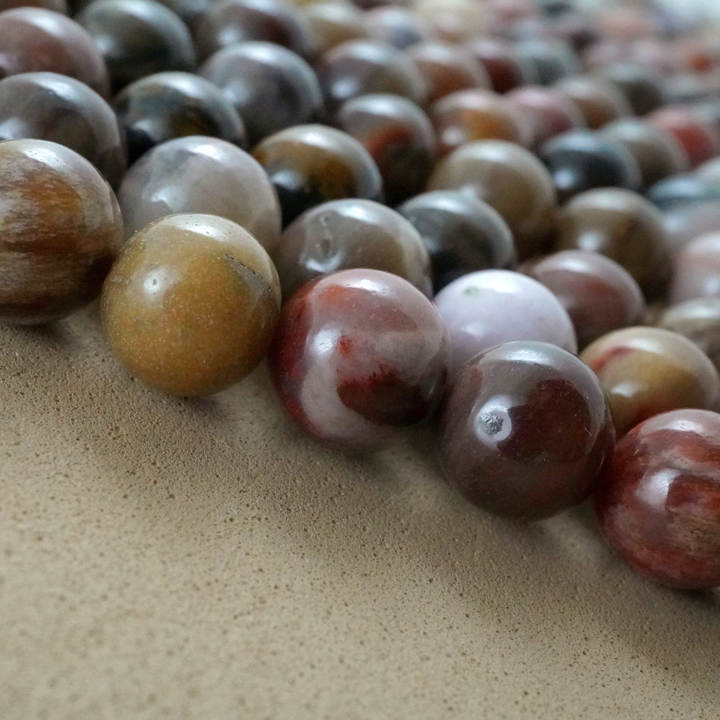 Petrified Wood (Round)(Smooth)(4mm)(6mm)(8mm)(10mm)(12mm)(16"Strand)