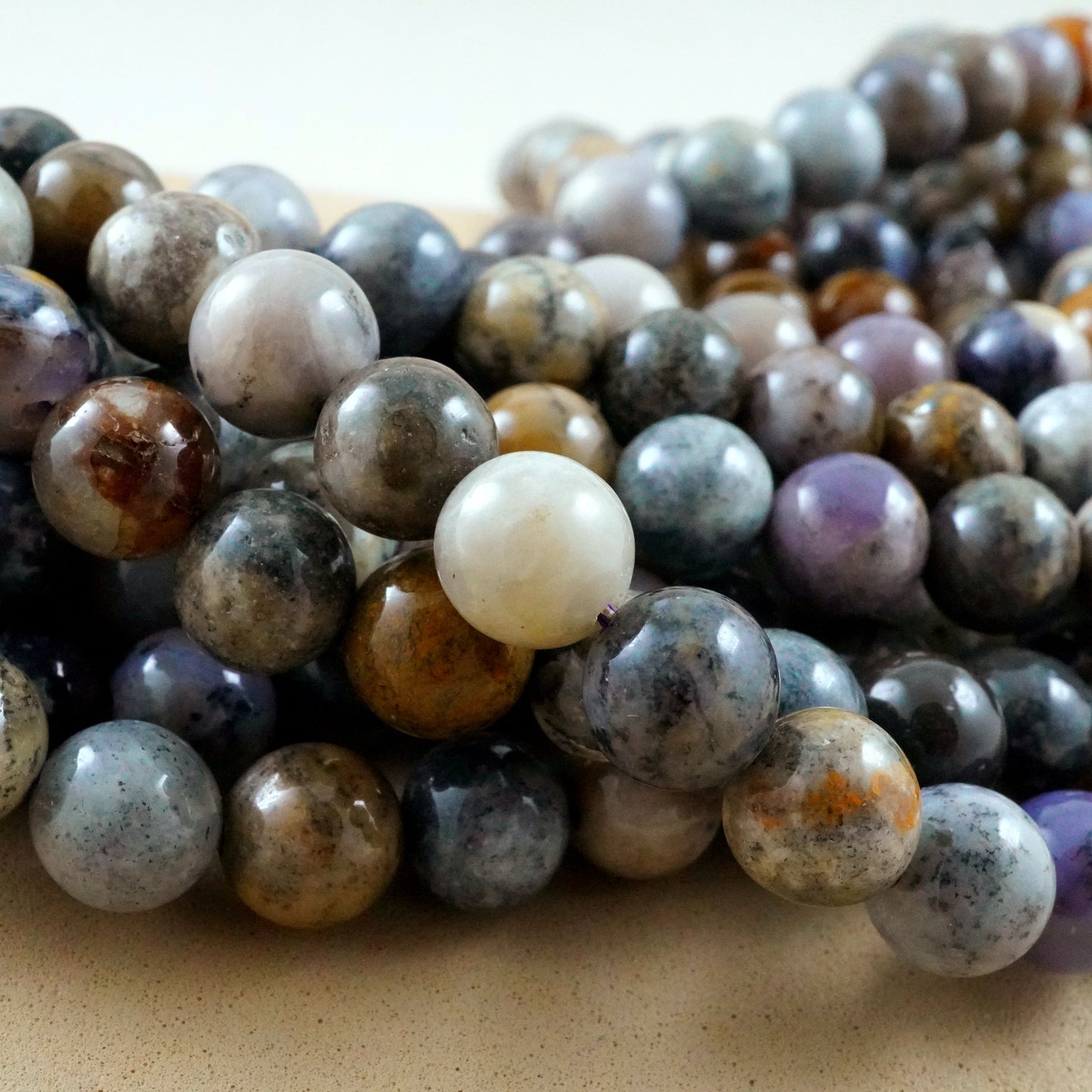 Amethyst Sage Agate (Round)(Smooth)(6mm)(8mm)(10mm)(16"Strand)