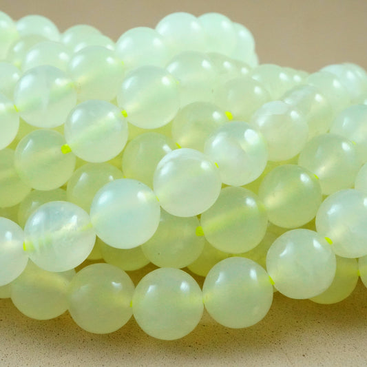 New Jade (Round)(Smooth)(4mm)(6mm)(8mm)(10mm)(16"Strand)