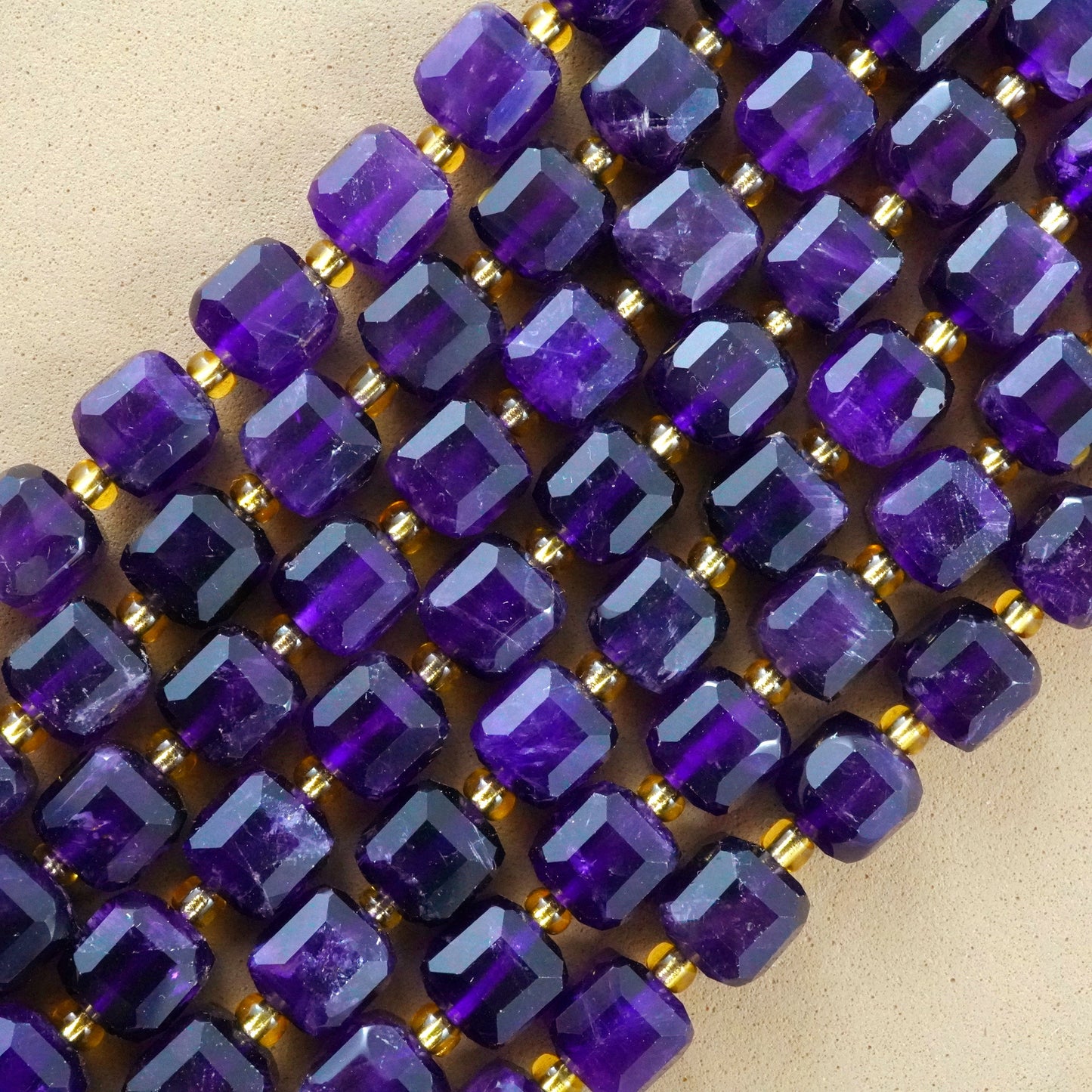 Amethyst (Cube)(Faceted)(8mm)(15"Strand)