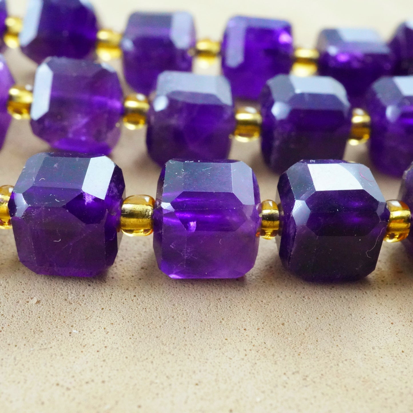 Amethyst (Cube)(Faceted)(8mm)(15"Strand)