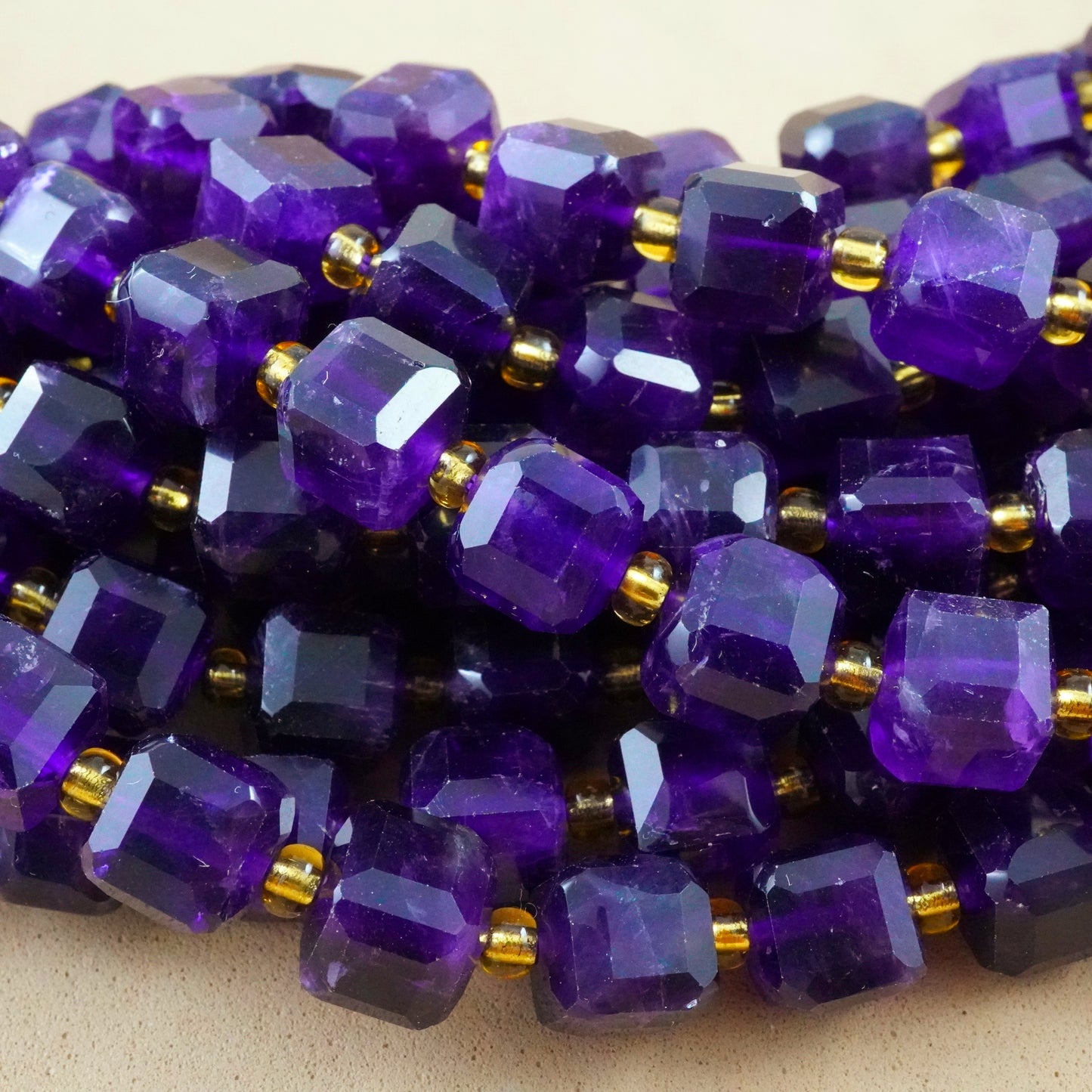 Amethyst (Cube)(Faceted)(8mm)(15"Strand)